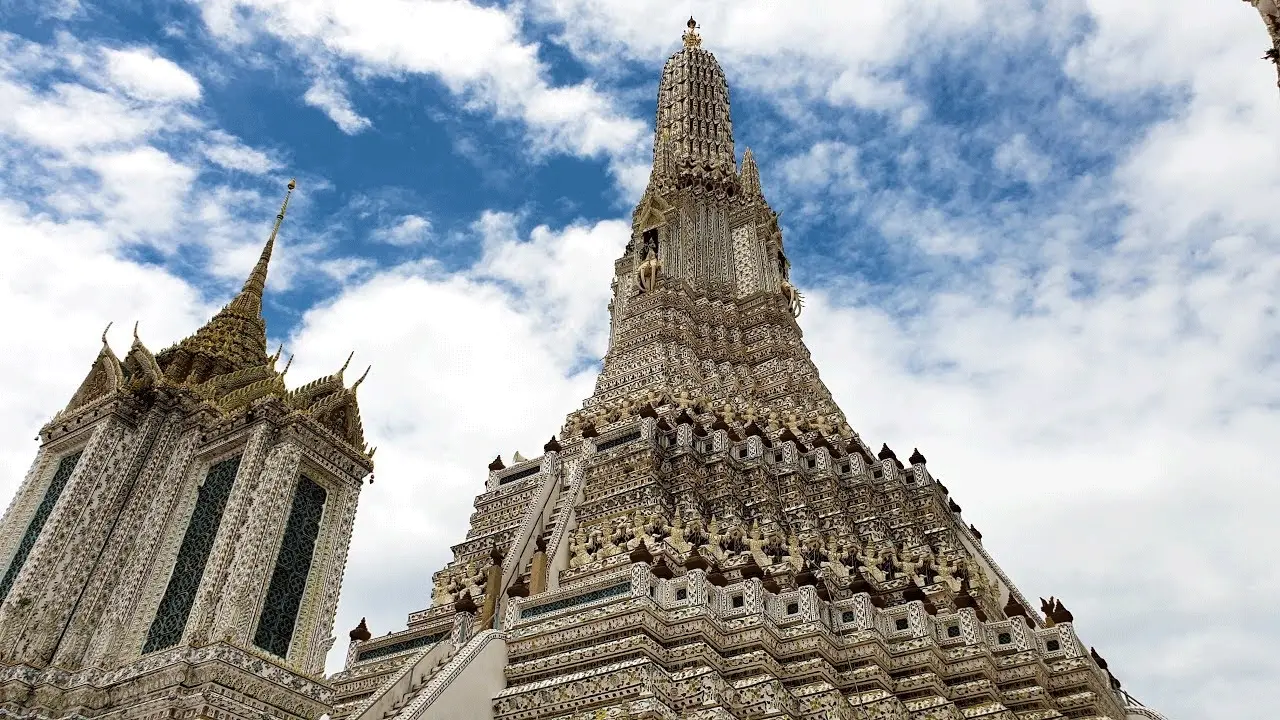 Menghadirkan Ketenangan: 5 Aktivitas Liburan Paling Menenangkan di Bangkok